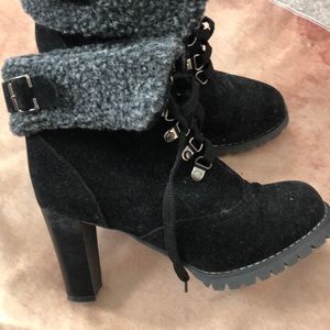 Black winter boots